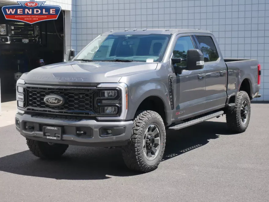 2025 Ford F-350 Lariat photo 1