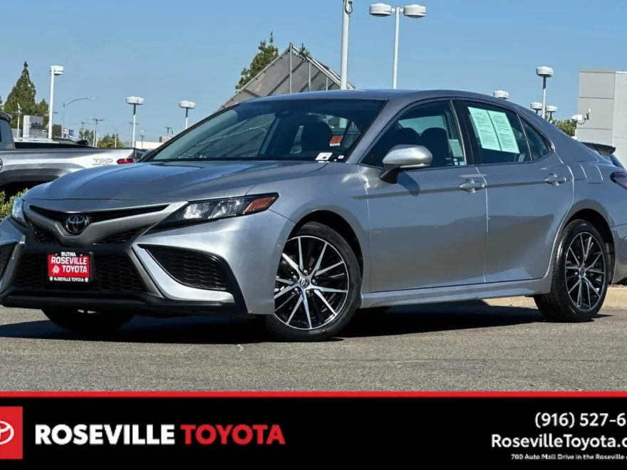2023 Toyota Camry SE photo 1