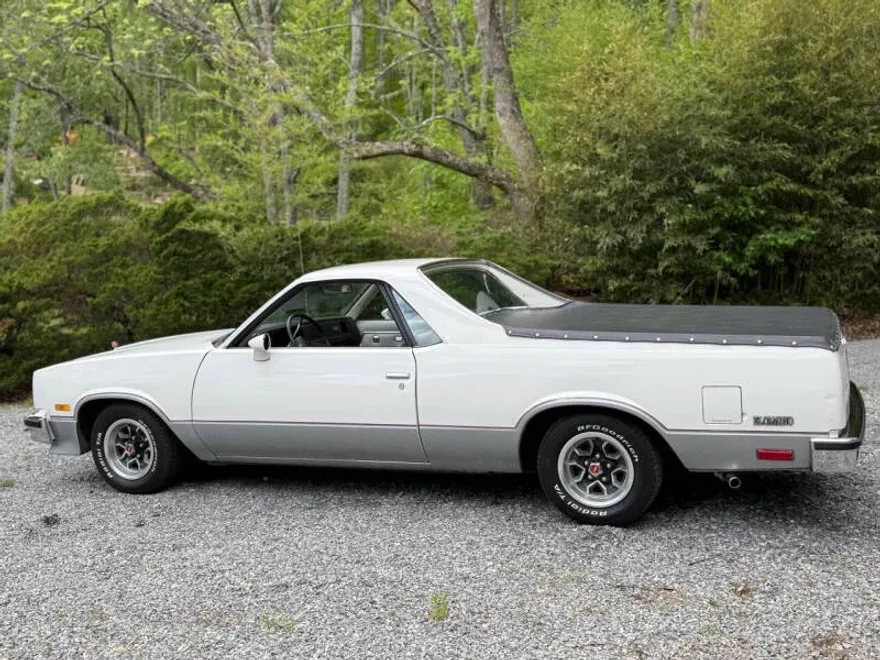 1984 Chevrolet El Camino photo 1