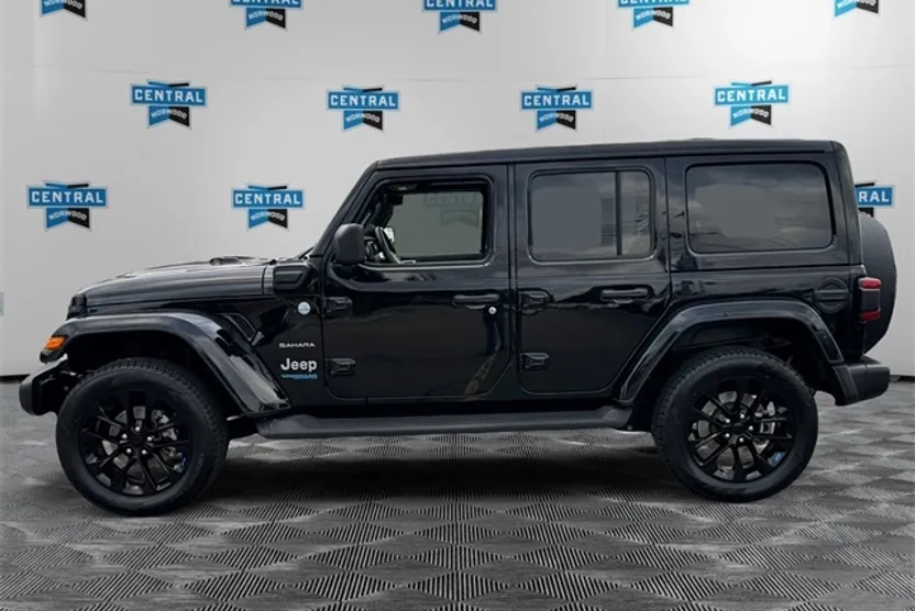 2022 Jeep Wrangler Unlimited Sahara 4xe photo 1