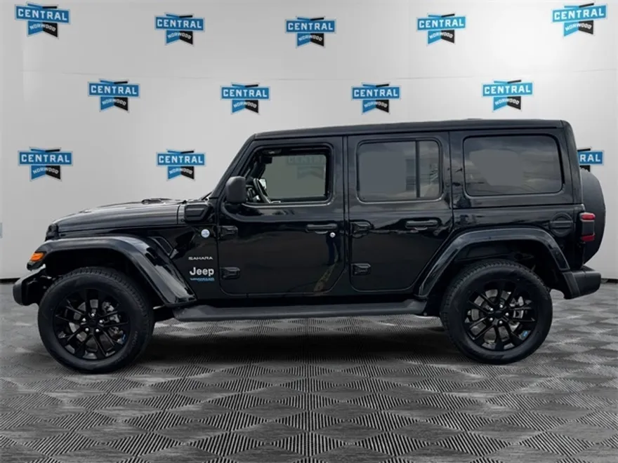2022 Jeep Wrangler Unlimited Sahara 4xe photo 1