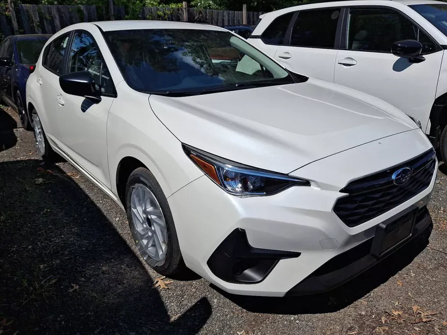 2025 Subaru Impreza Base photo 1