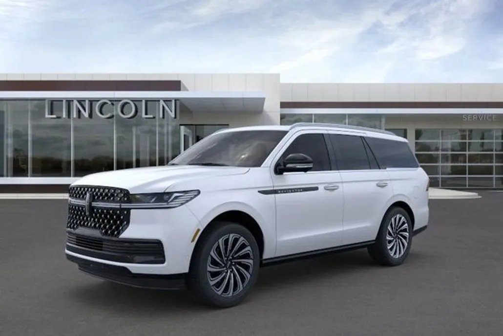 2025 Lincoln Navigator Black Label photo 1