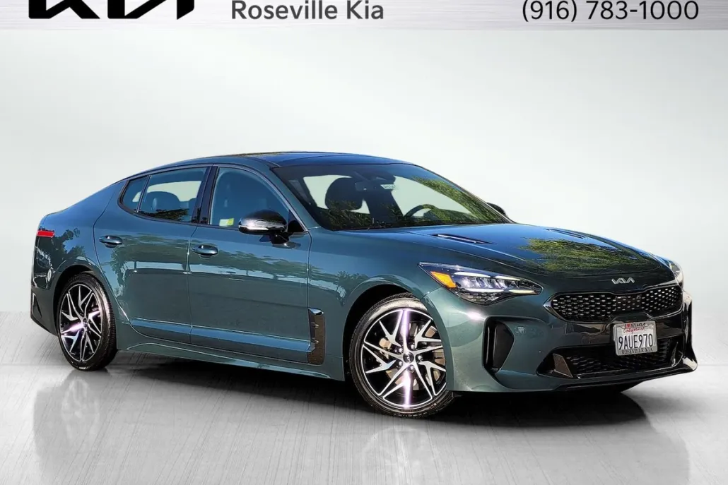 2022 Kia Stinger GT-Line photo 1