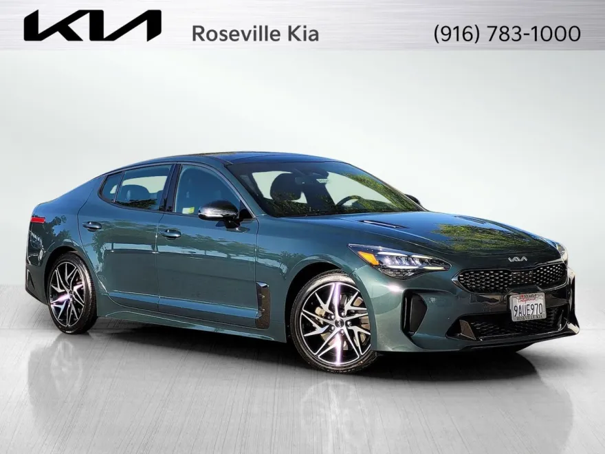 2022 Kia Stinger GT-Line photo 1