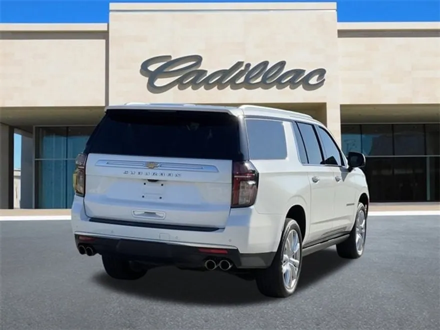 2021 Chevrolet Suburban High Country photo 1