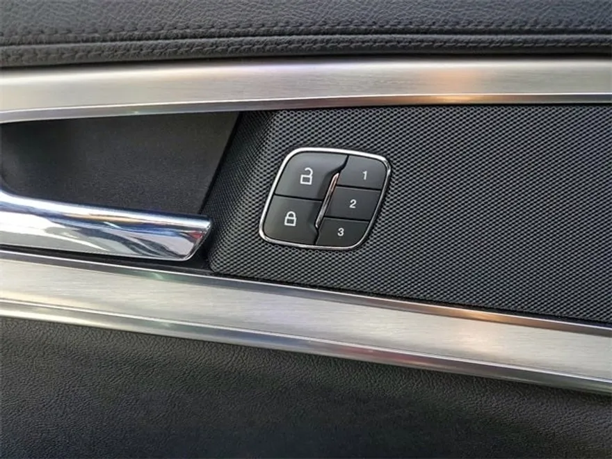 2019 Lincoln Nautilus Standard photo 16