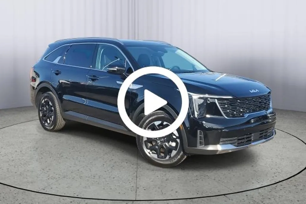 2025 Kia Sorento S photo 1