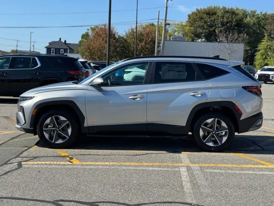 2025 Hyundai Tucson SEL photo 1