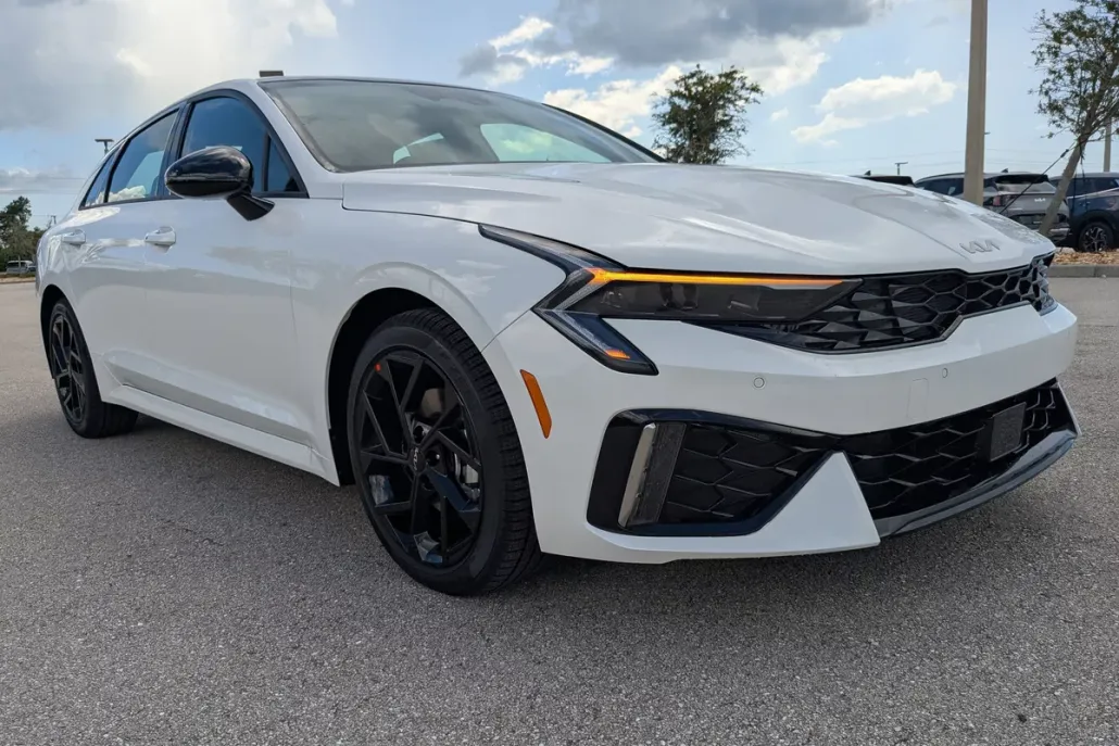 2026 Kia K5 GT-Line photo 1