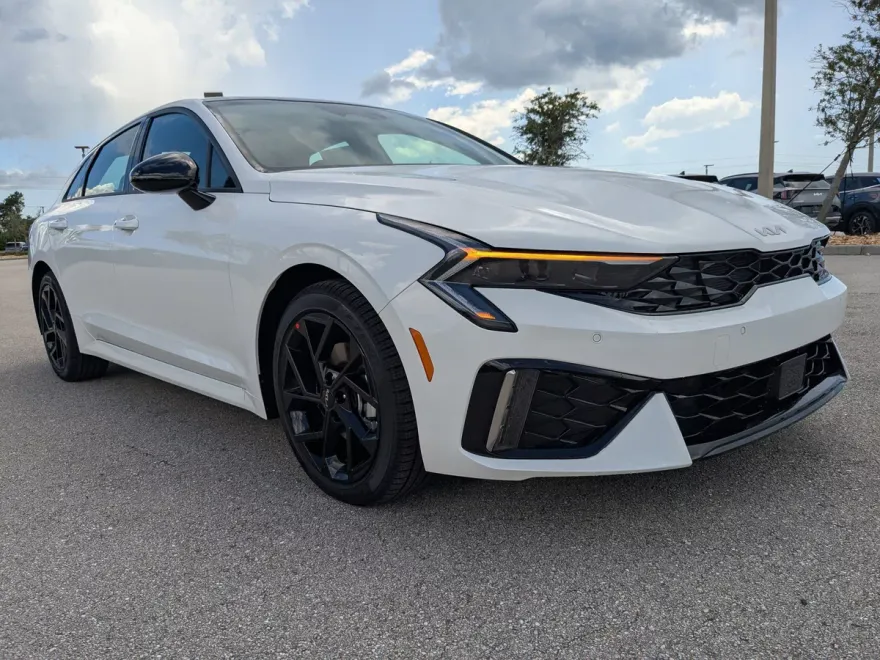 2026 Kia K5 GT-Line photo 1