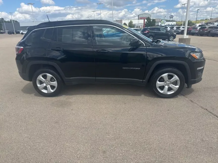 2020 Jeep Compass Latitude photo 1