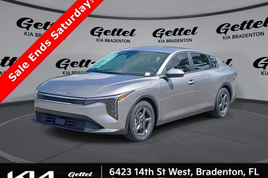 2025 Kia K4 LXS photo 1
