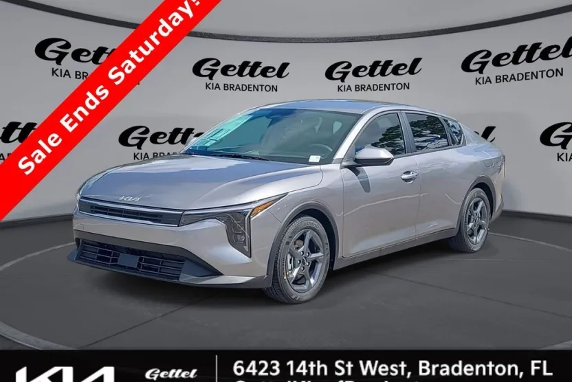2025 Kia K4 LXS photo 1