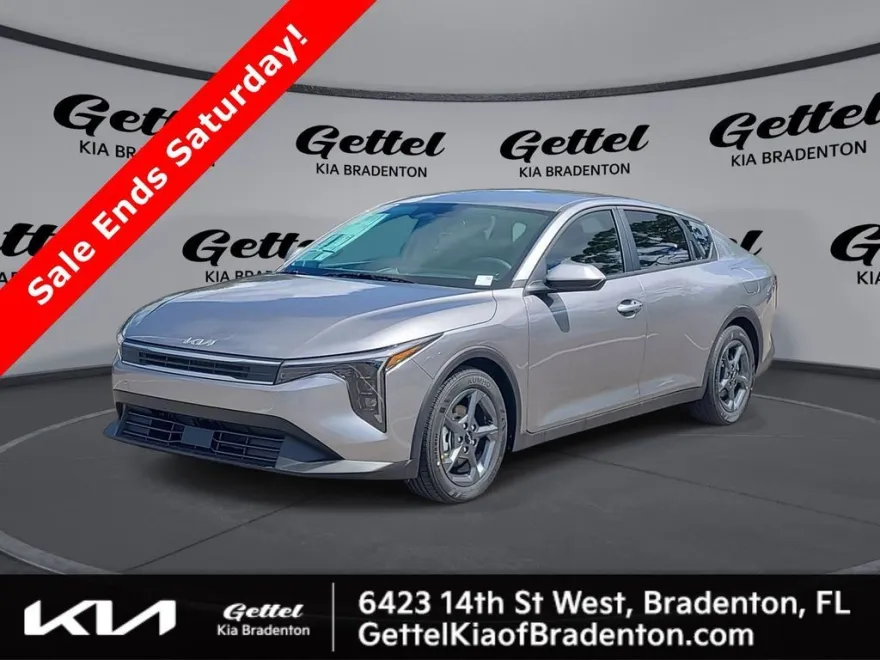 2025 Kia K4 LXS photo 1