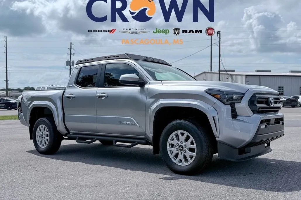 2024 Toyota Tacoma SR5 4x4 photo 1