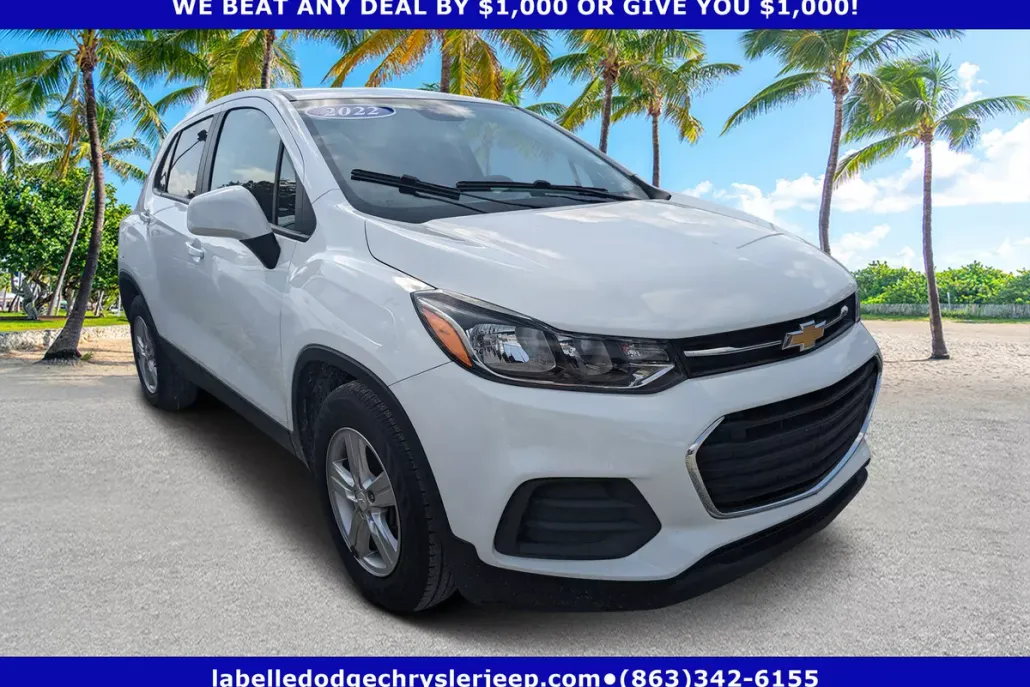 2022 Chevrolet Trax LS photo 1