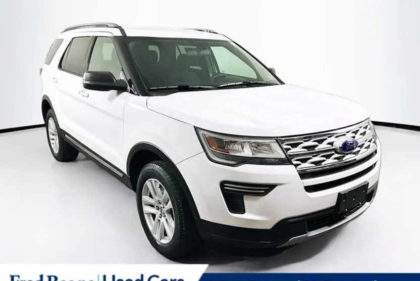 2019 Ford Explorer XLT photo 1