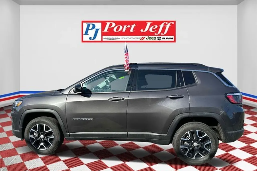 2022 Jeep Compass Latitude photo 1