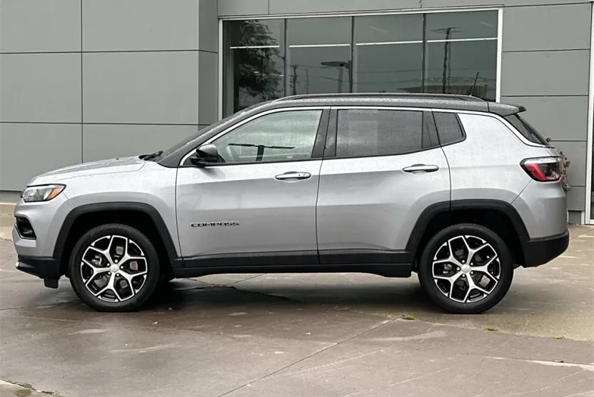 2024 Jeep Compass Limited photo 1