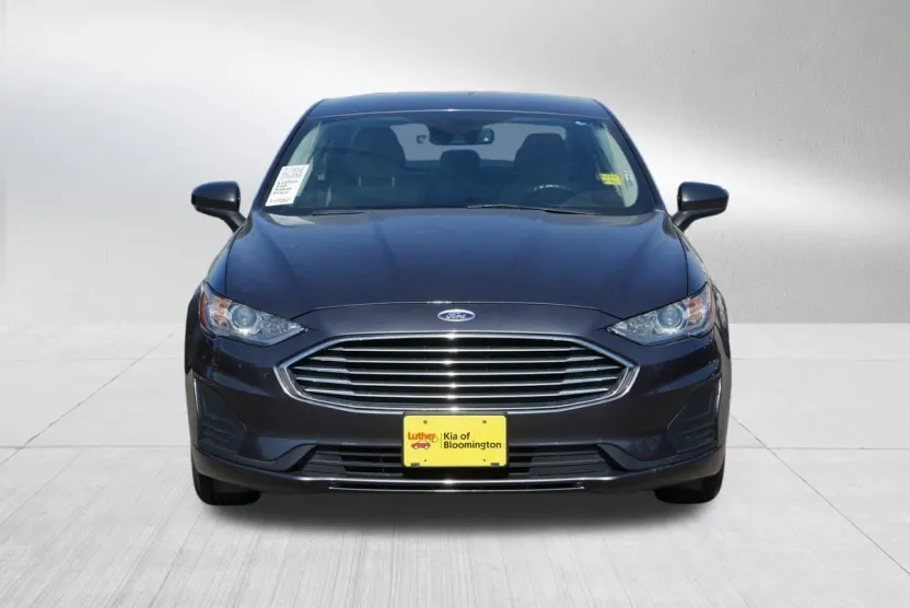 2019 Ford Fusion S photo 1