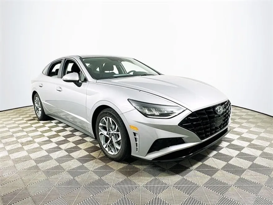 2023 Hyundai Sonata SEL photo 1