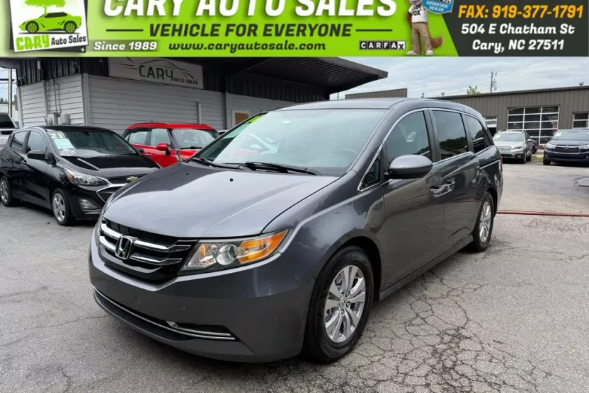 2016 Honda Odyssey SE photo 1