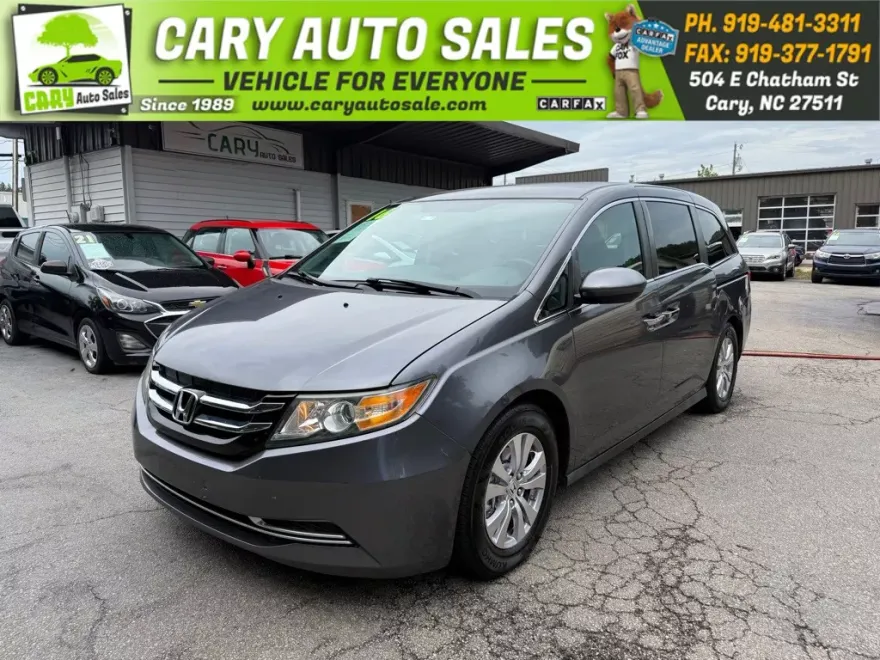 2016 Honda Odyssey SE photo 1