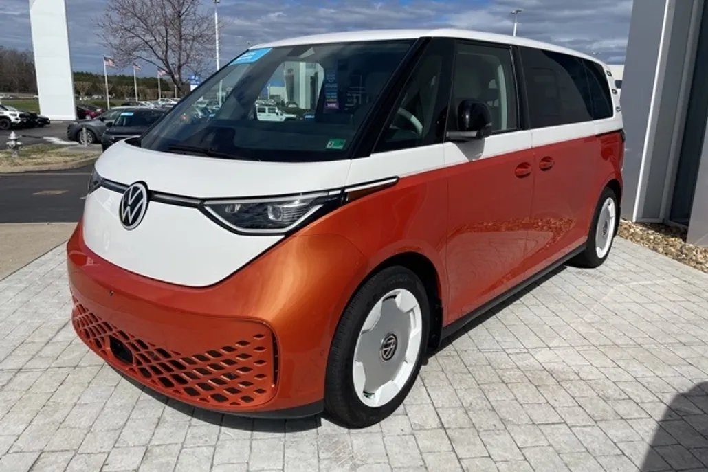 2025 Volkswagen ID. Buzz photo 1