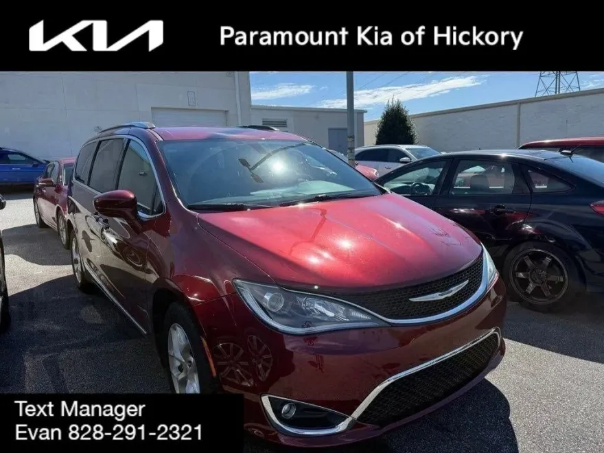 2020 Chrysler Pacifica Touring L 35th Anniversary photo 1