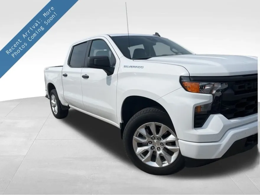 2024 Chevrolet Silverado 1500 Custom photo 1