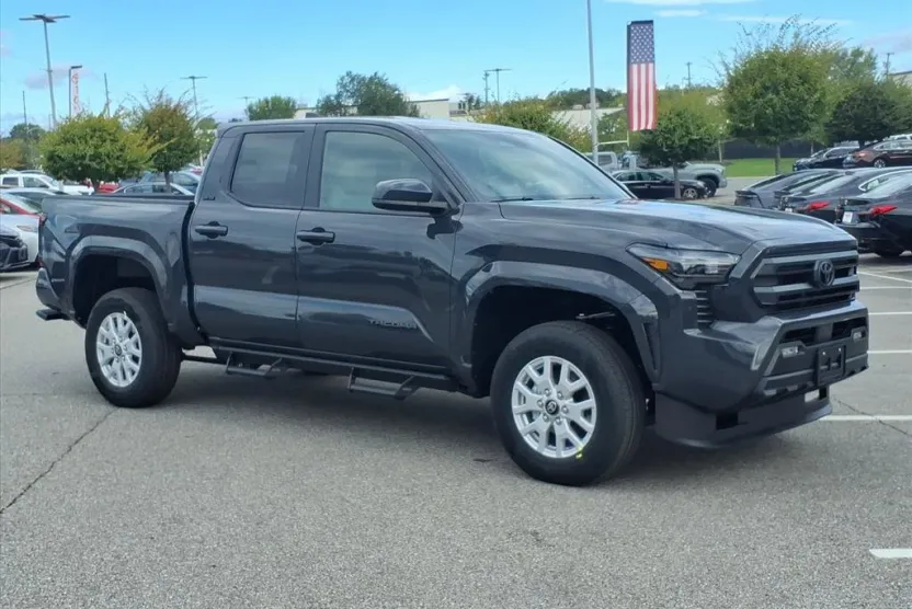2025 Toyota Tacoma SR5 4x4 Double Cab photo 1