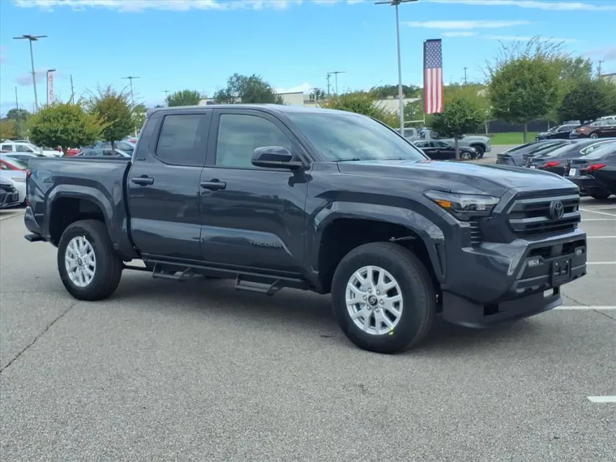 2025 Toyota Tacoma SR5 4x4 Double Cab photo 1
