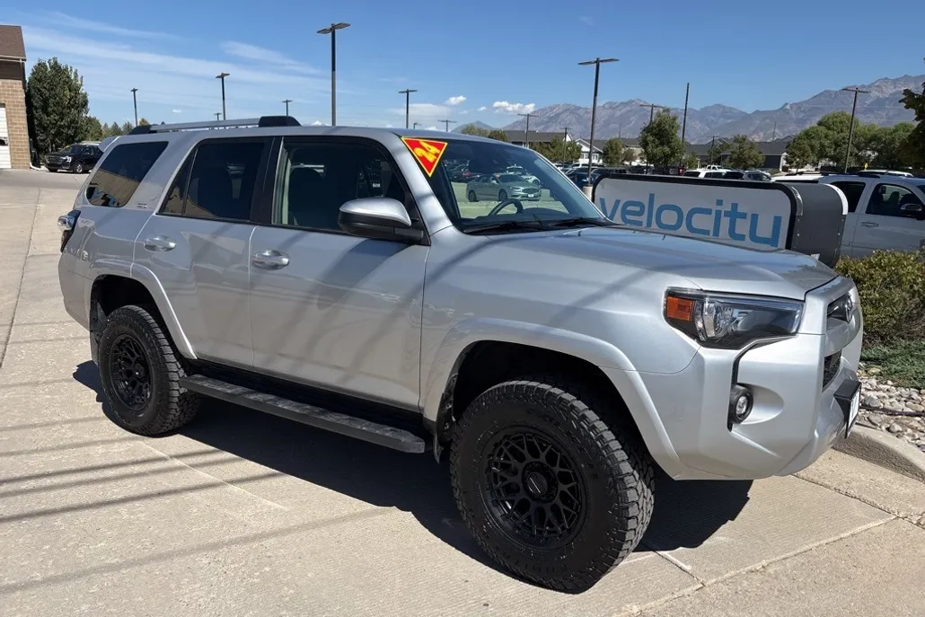 2024 Toyota 4Runner SR5 photo 1