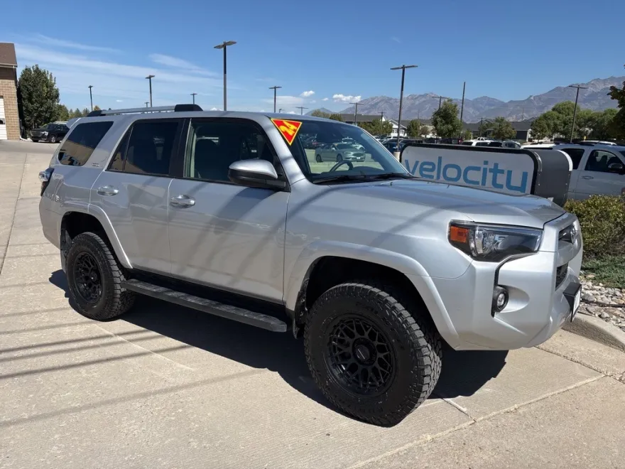 2024 Toyota 4Runner SR5 photo 1