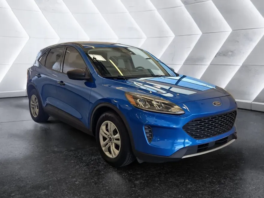 2020 Ford Escape S photo 1