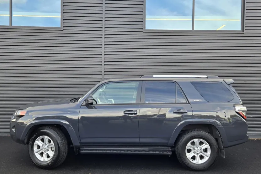 2024 Toyota 4Runner SR5 photo 1