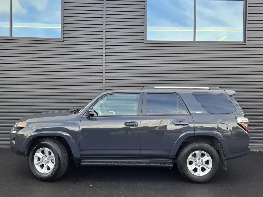 2024 Toyota 4Runner SR5 photo 1