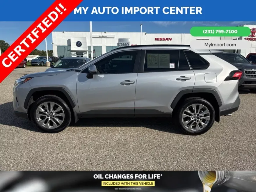 2024 Toyota RAV4 XLE Premium photo 1