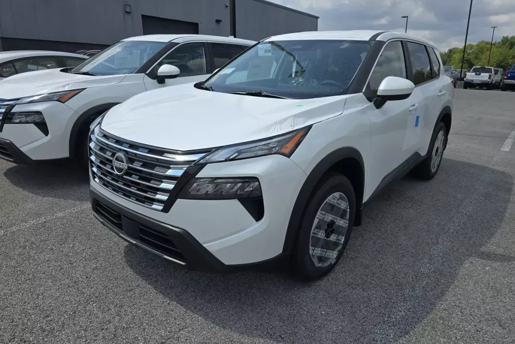 2026 Nissan Rogue SV photo 1