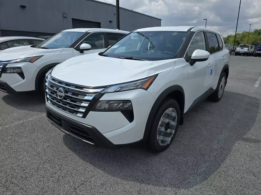 2026 Nissan Rogue SV photo 1