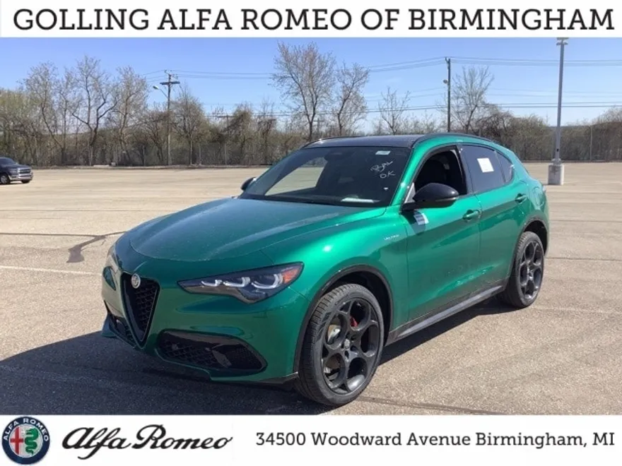 2025 Alfa Romeo Stelvio Sprint Base photo 1