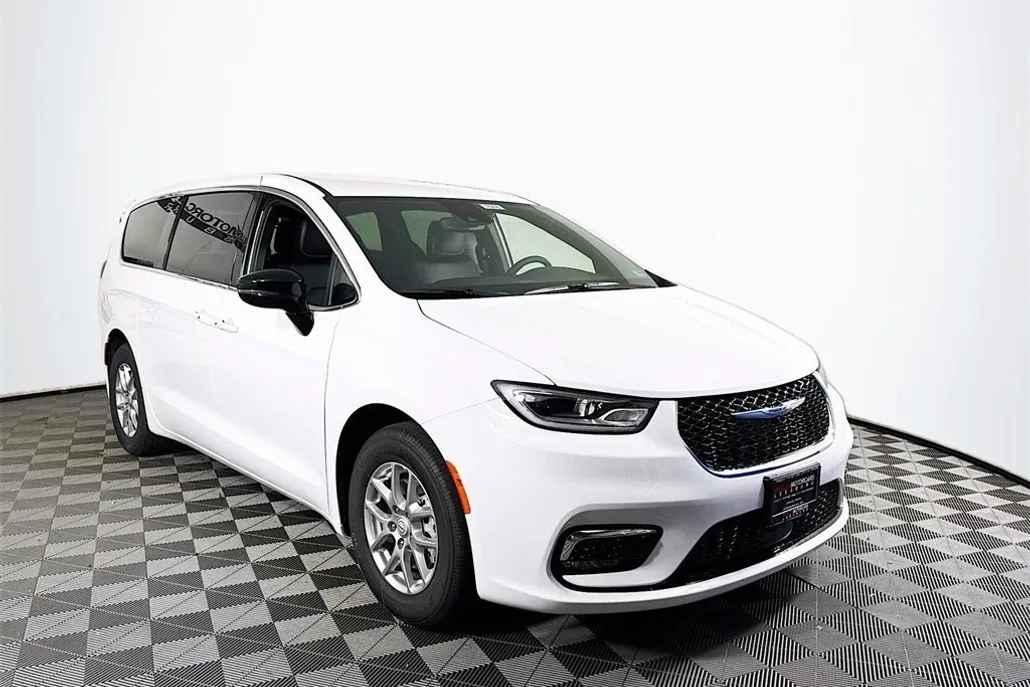 2025 Chrysler Pacifica photo 1