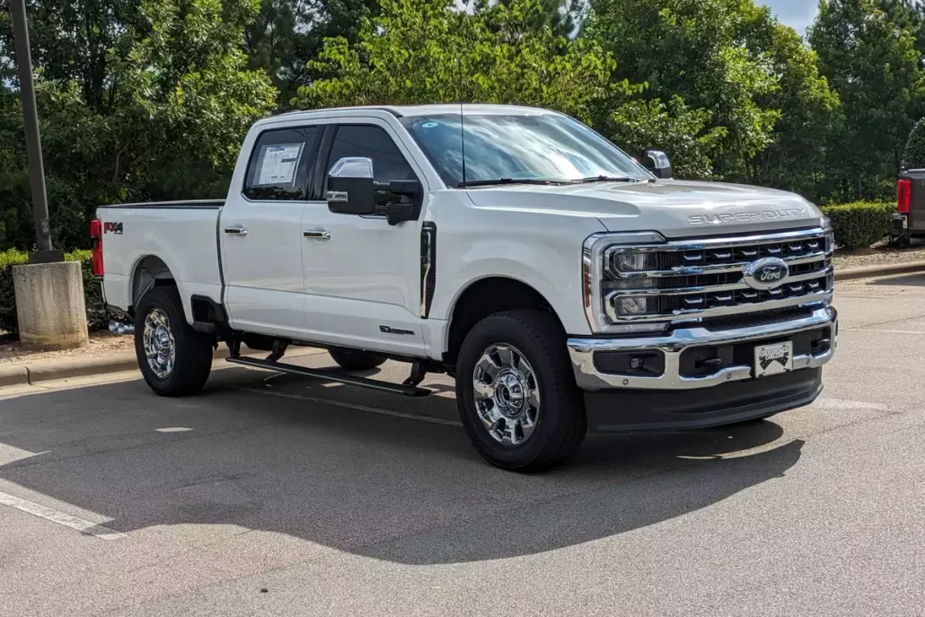 2025 Ford F-250 Lariat photo 1