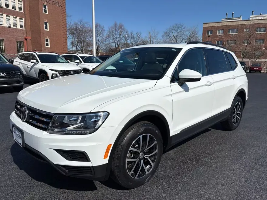 2021 Volkswagen Tiguan SE photo 1