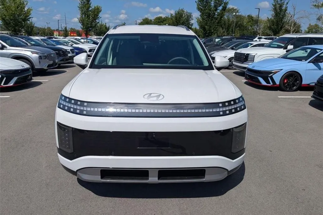 2026 Hyundai Ioniq SEL photo 1