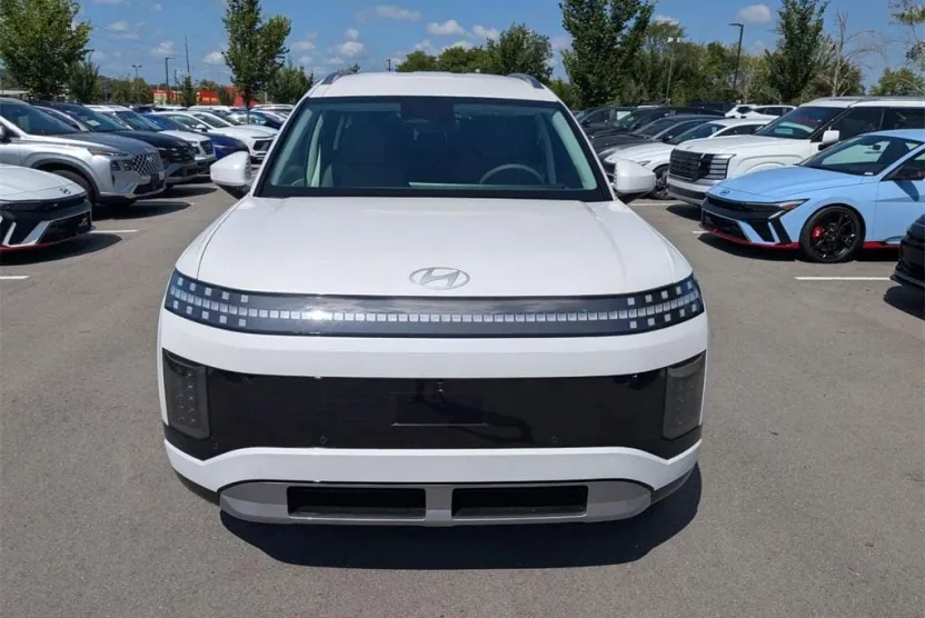 2026 Hyundai Ioniq SEL photo 1