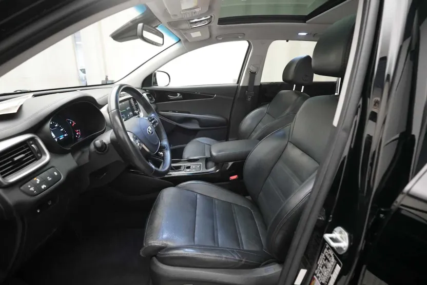 2019 Kia Sorento SX V6 photo 1