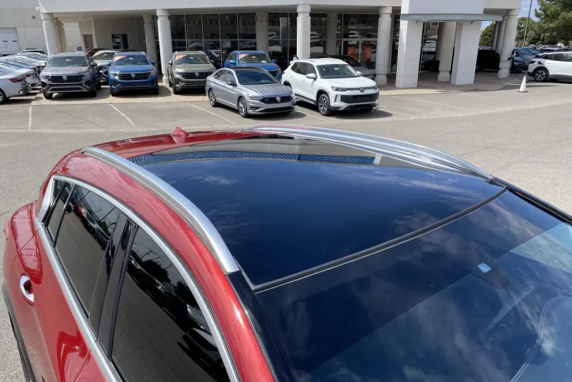 2019 Infiniti QX30 Essential photo 1