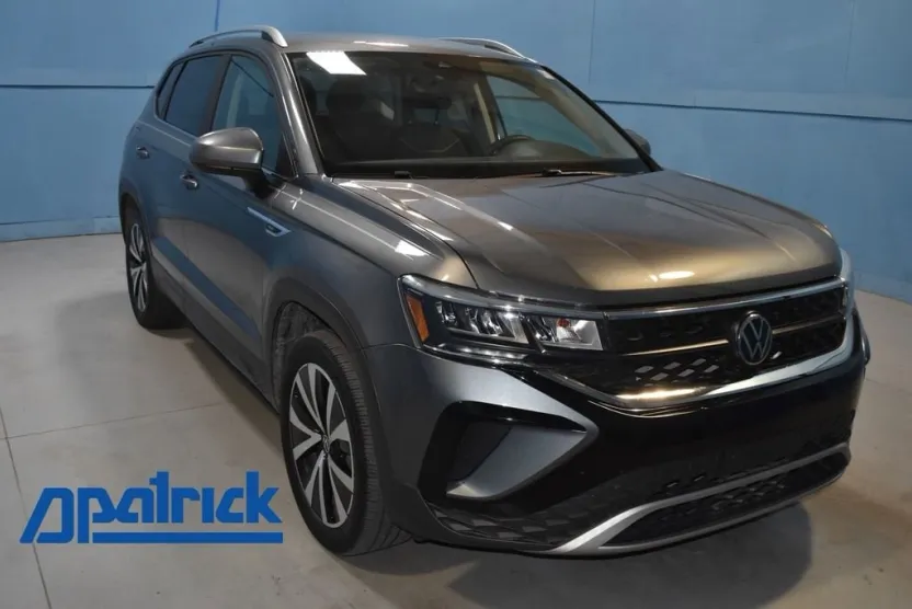 2023 Volkswagen Taos SE photo 1